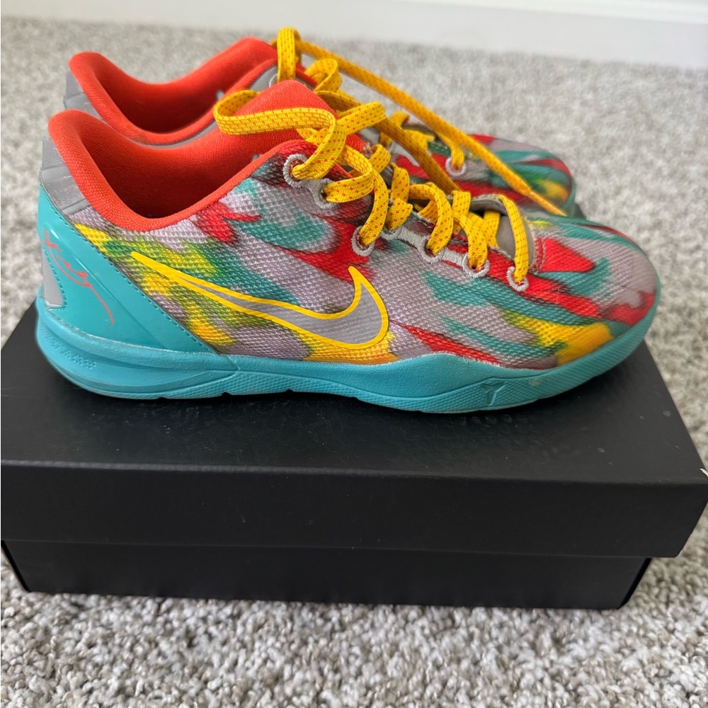 Nike Kobe VIII youth size 3
